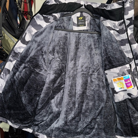 SOLD‼️ Waterproof ski snowboard jacket - Picture 6 of 9